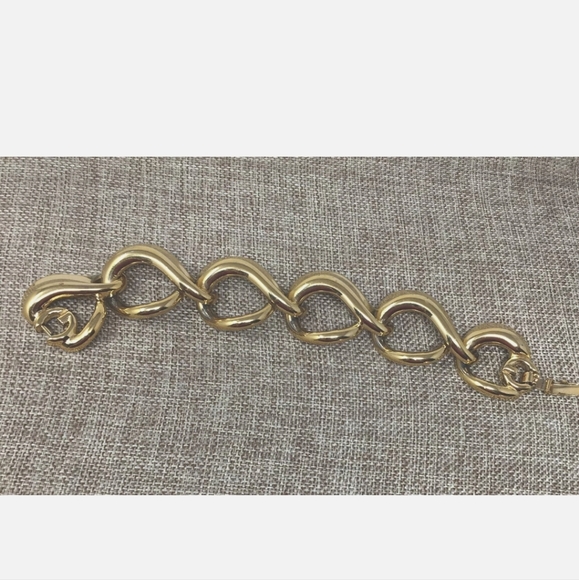 Vintage Givenchy Chunky Link Bracelet Signed - Picture 4 of 6